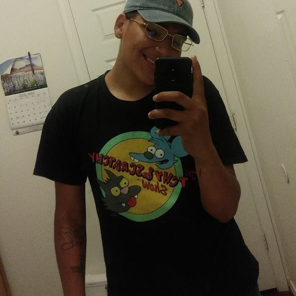 Meet your Posher, Javier - Picture 1 of 1